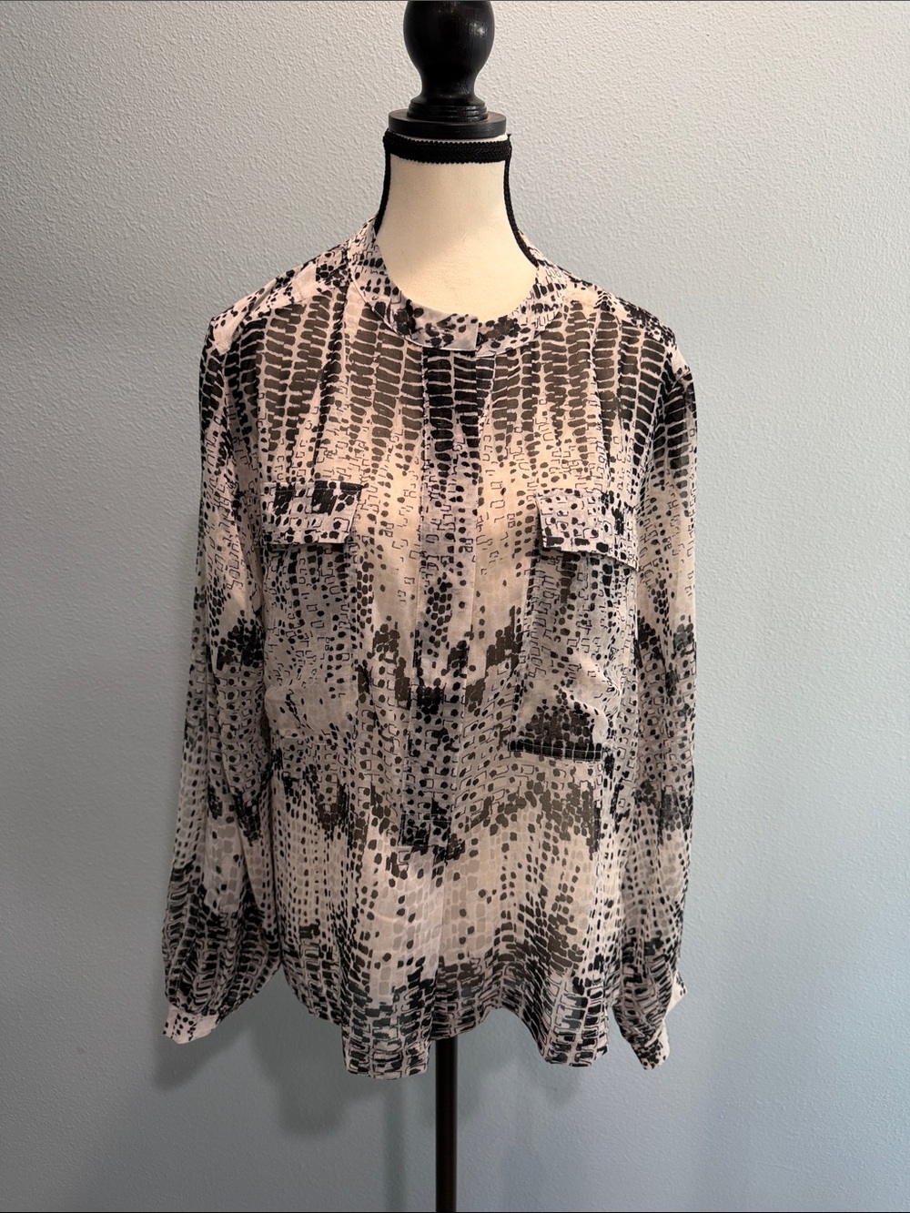 White House Black Market Black & White Abstract Dot-Grid Blouse